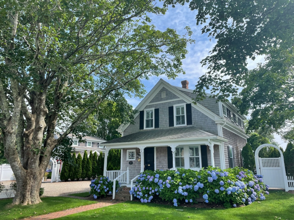 How to Stage a Home for Real Estate Photos