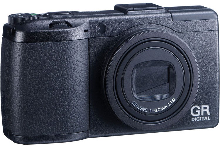 Ricoh GR III Front closed