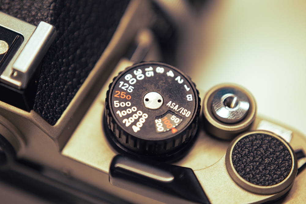 shutter speed dial on vintage camera